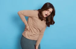 أسباب ألم العصعص عند النساء: أهم الأسباب وطرق الوقاية والعلاج