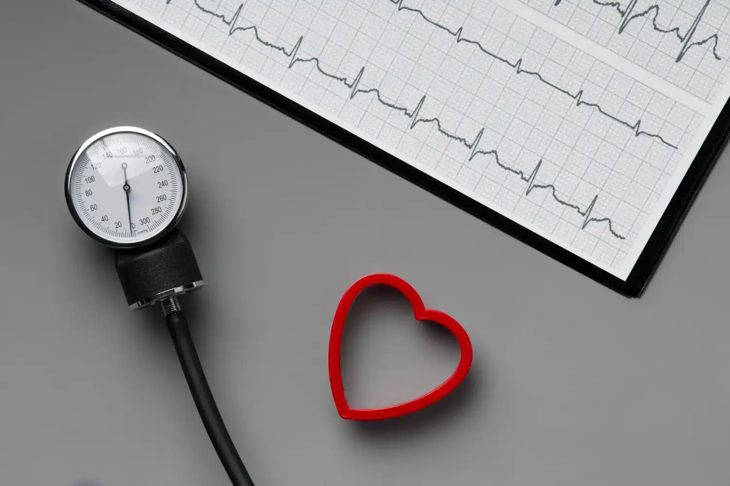 زيادة ضربات القلب بدون مجهود: 7 أسباب خفية وعلاج فعال سريع