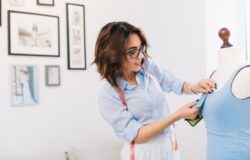 أفضل الطرق الطبيعية والجراحية لتكبير الثدي