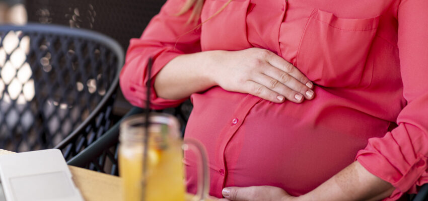 أهم 10 من فوائد حمض الفوليك للحامل في الشهور الأولى