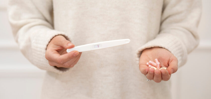 بعد كم يوم يظهر الحمل في البول | مالا تعرفينه عن اختبار الحمل المنزلي