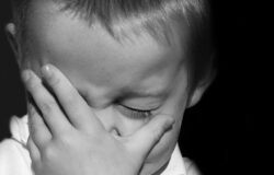 الاكتئاب عند الاطفال | أسبابه و كيفية علاجه