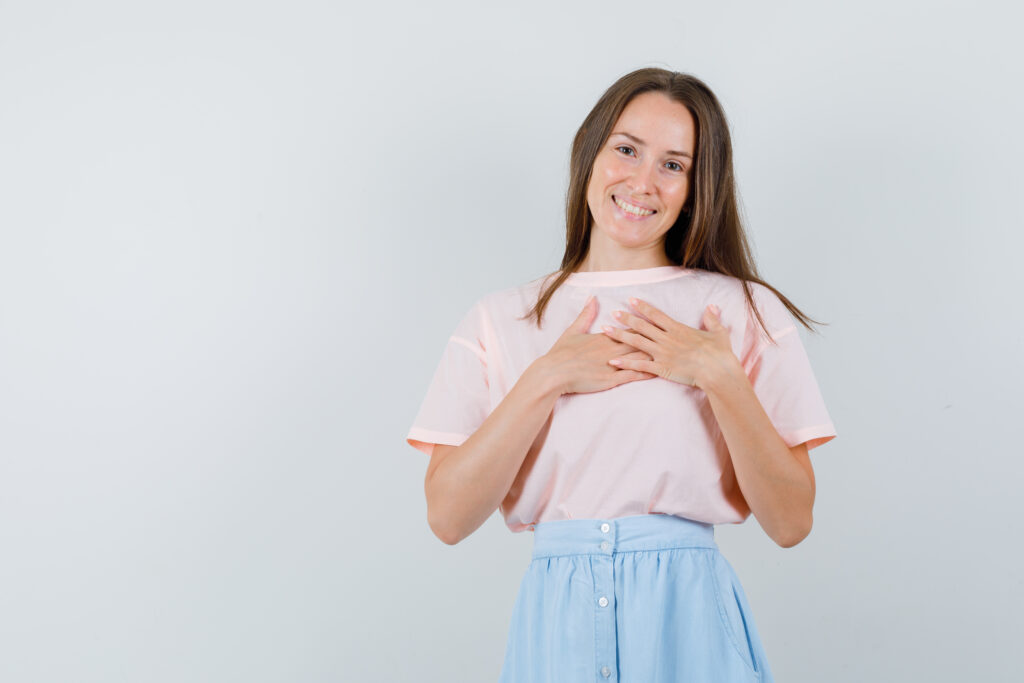 متى يخرج الحليب من ثدي العزباء